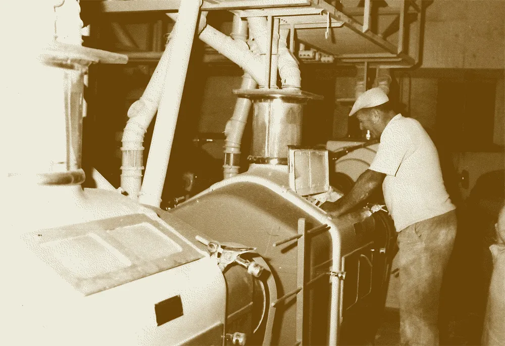 Delo v Mlinu Korošec, 1975